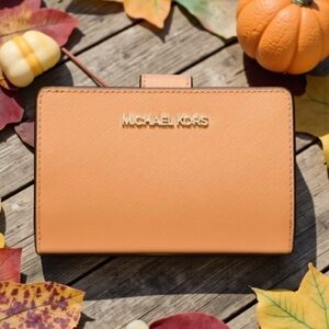 🧡MICHAEL KORS🧡Cider Medium Crossgrain Leather Bifold Wallet/NWT